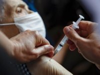 Güney Afrika'da Kovid-19 aşısı uygulanan kişi sayısı 4 milyonu geçti