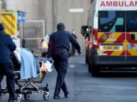 İngiltere'de Kovid-19 nedeniyle "hastaneye yatış sayılarının korkutucu seviyelere ulaşabileceği" uyarısı yapıldı