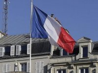 Fransa’da Ulusal Meclis, tartışmalı Kovid-19’la mücadele yasa tasarısını kabul etti