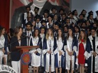 DEÜ Tıp Fakültesinden mezun olan 326 hekim, diploma aldı