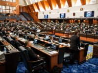 Malezya'da parlamento oturumları Kovid-19 vakaları nedeniyle haftaya ertelendi
