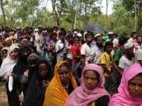 Bangladeş, Arakanlı Müslümanlar için Kovid-19 aşı uygulamalarına başladı