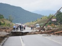 Bartın'da şiddetli yağış, sel ve heyelana neden oldu