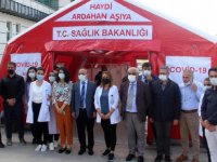Ardahan'da Kovid-19 salgınıyla mücadelede Küçük Sanayi Sitesi'nde aşı çadırı kuruldu