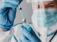 İngiltere'de üçüncü doz Kovid-19 aşısı uygulamasına bu ay başlanacak