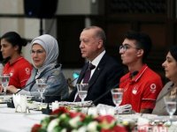 Cumhurbaşkanı Erdoğan Tokyo Olimpiyat Oyunları'nda madalya alan milli sporcularla bir araya geldi: (1)