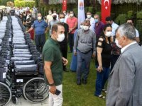 Adana'da 300 engelliye akülü ve manuel tekerlekli sandalye hediye edildi
