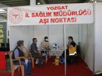 Yozgat'ta fuar alanına kurulan aşı standı ilgi görüyor