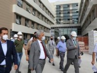 Erzincan'da iki yıl önce temeli atılan "akıllı hastane"nin tamamlanması için çalışmalar sürüyor