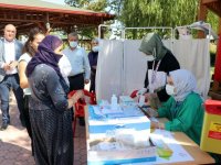 Elazığ'da vatandaşlar cemevinde aşı oldu