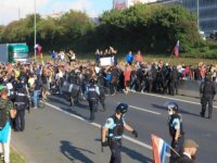 Slovenya'da Kovid-19 tedbirlerini protesto eden gruba polis müdahale etti