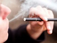 ABD’de 2 milyondan fazla genç elektronik sigara kullanıyor