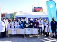 Kırşehir'de tıp fakültesi öğrencileri aşı bilgilendirme standı açtı