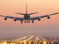 İspanya'ya yasa dışı giriş için hasta rolü yapan yolcu uçağa acil iniş yaptırdı