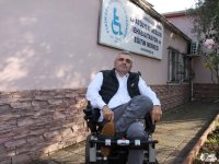 Kovid-19'u hafif geçiren engelliler derneği başkanından "aşı" çağrısı