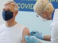 Letonya'da Kovid-19 aşısı olmayan vekillerin meclis çalışmalarına katılması yasaklandı