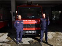 Gaziantep'te itfaiye ekiplerinin nefes alamayan bebeğe müdahalesi güvenlik kamerasında