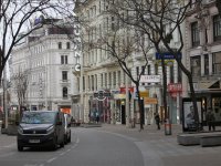 Avusturya’da 20 günlük kapanmanın ardından alışveriş yerleri yeniden açıldı