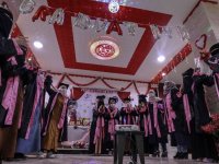 Suriye Amerikan Doktorlar Derneğinin İdlib'de eğittiği 13 hemşire mezun oldu