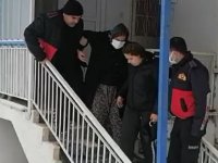 Burdur'da karda düşen kadını sağlık ekiplerine itfaiye ekibi ulaştırdı