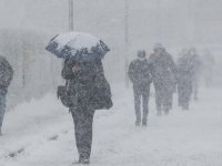 Yalova'da yoğun kar yağışı nedeniyle kamu personeline 1 gün idari izin verildi