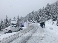 Antalya'da ayağı kırılan kadına ulaşmak için 7 kilometrelik karlı yol temizlendi