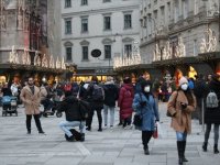 Avusturya’da aşısızlara yönelik sokağa çıkma kısıtlaması kaldırılacak