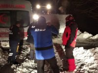 Tokat'ta yolu karla kapanan köydeki hasta için ekipler seferber oldu