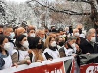 Ankara'da bazı doktorlar TTB'nin çağrısıyla iş bırakma eylemi yaptı