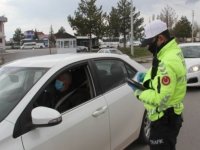 Kırklareli'nde karantinada olması gereken kişi trafik uygulamasında yakalandı