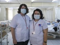 30 yıllık ebe, meslektaşı kızıyla aynı hastanede görev yapıyor
