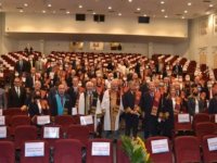 SBÜ Bursa Tıp Fakültesinde terfi eden akademisyenler cübbe giydi