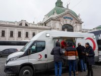 Türk Kızılay mobil beslenme aracıyla Ukrayna'daki mağdurlara destek oldu