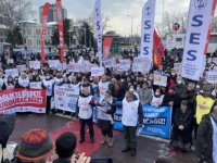 Sağlık çalışanları Kadıköy'de eylem düzenledi