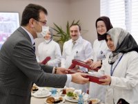 İBB Başkanı İmamoğlu, "14 Mart Tıp Bayramı"nda doktorlarla buluştu