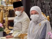 Malezya Kral ve Kraliçesi Kovid-19'a yakalandı