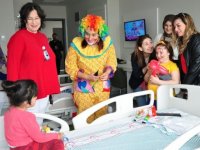 Kayseri Şehir Hastanesi'nde tedavi gören çocuklara 23 Nisan kutlaması