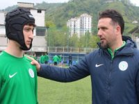 Çaykur Rizespor'un beyin kanaması geçiren genç futbolcusu sahalara döndü