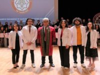 Sivas'ta tıp fakültesi öğrencileri beyaz önlük giydi