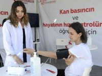Dünya Hipertansiyon Günü'nde Beşiktaş'ta tansiyon ve nabız ölçümü yapıldı