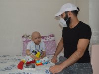 Lösemi hastası 4 yaşındaki Ömer babasının kök hücresiyle şifa buldu