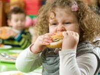 Türk Böbrek Vakfı, 10 yılda 35 ilde 1,5 milyon çocuğa obeziteyi anlattı