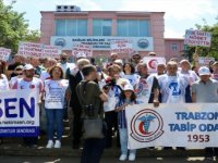 Trabzon'da bazı doktorlar iş bırakma eylemi yaptı