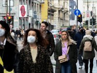 İtalya'da maske kullanımı toplu taşımada eylül sonuna dek zorunlu olmaya devam edecek