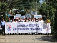 İzmir'de Koruyucu Aile Günü kapsamında yürüyüş düzenlendi