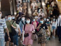 Hong Kong'da günlük Kovid-19 vaka sayısı son 3 günde 10 bini aştı