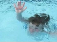 Alanya'da 8 yaşındaki çocuk havuzda boğulma tehlikesi geçirdi
