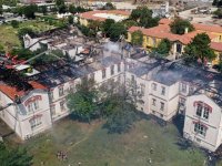 İstanbul'da Balıklı Rum Hastanesi'ndeki yangında soğutma çalışmaları tamamlandı