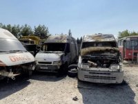 Adıyaman'da atıl durumdaki 2 ambulans yandı