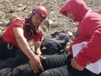 Erciyes Dağı'na tırmanırken düşerek yaralanan dağcıyı JAK timi kurtardı